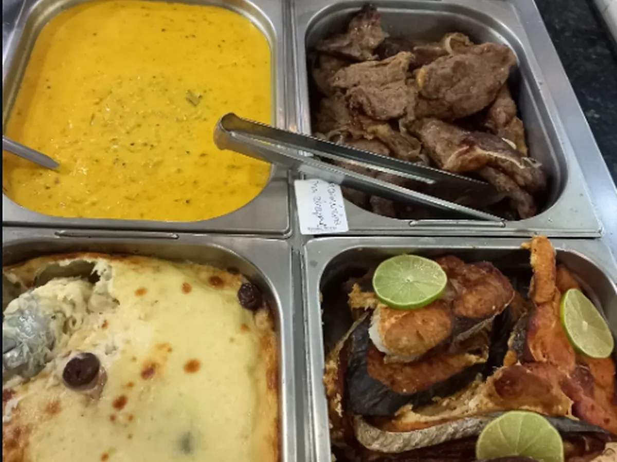 Café, almoço e jantar