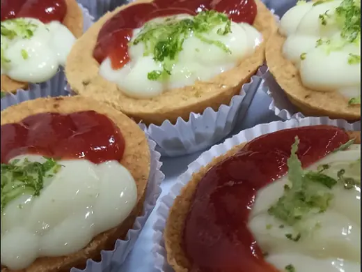 Tortinha de limão com goiabada